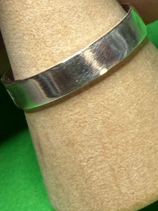 Hand made sterling silver slainte ring. Means health.