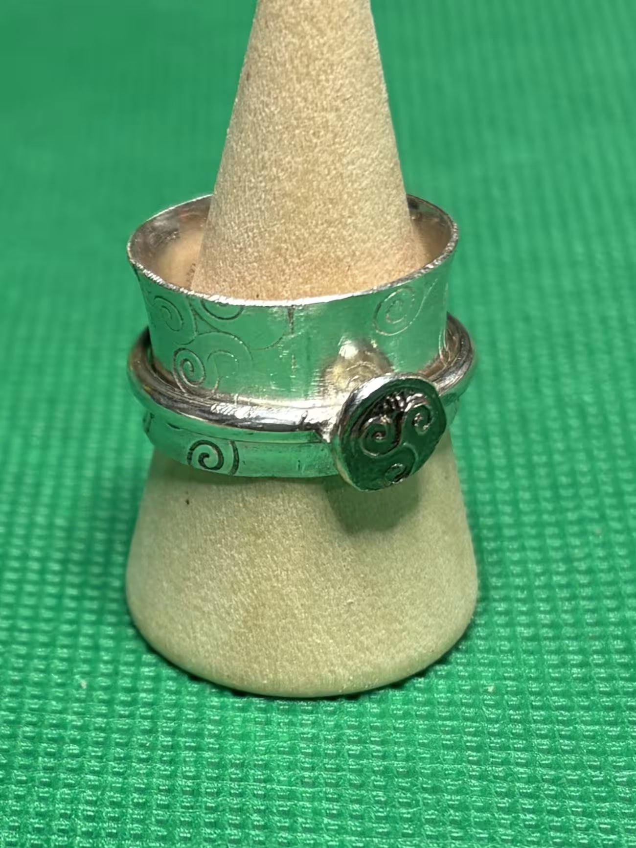 Hand made silver spinner anti anxiety fidget ring. Size O&1/2